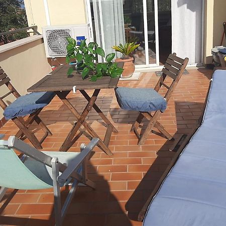 Appartement La Terrazza Sul Faro à Fiumicino Extérieur photo