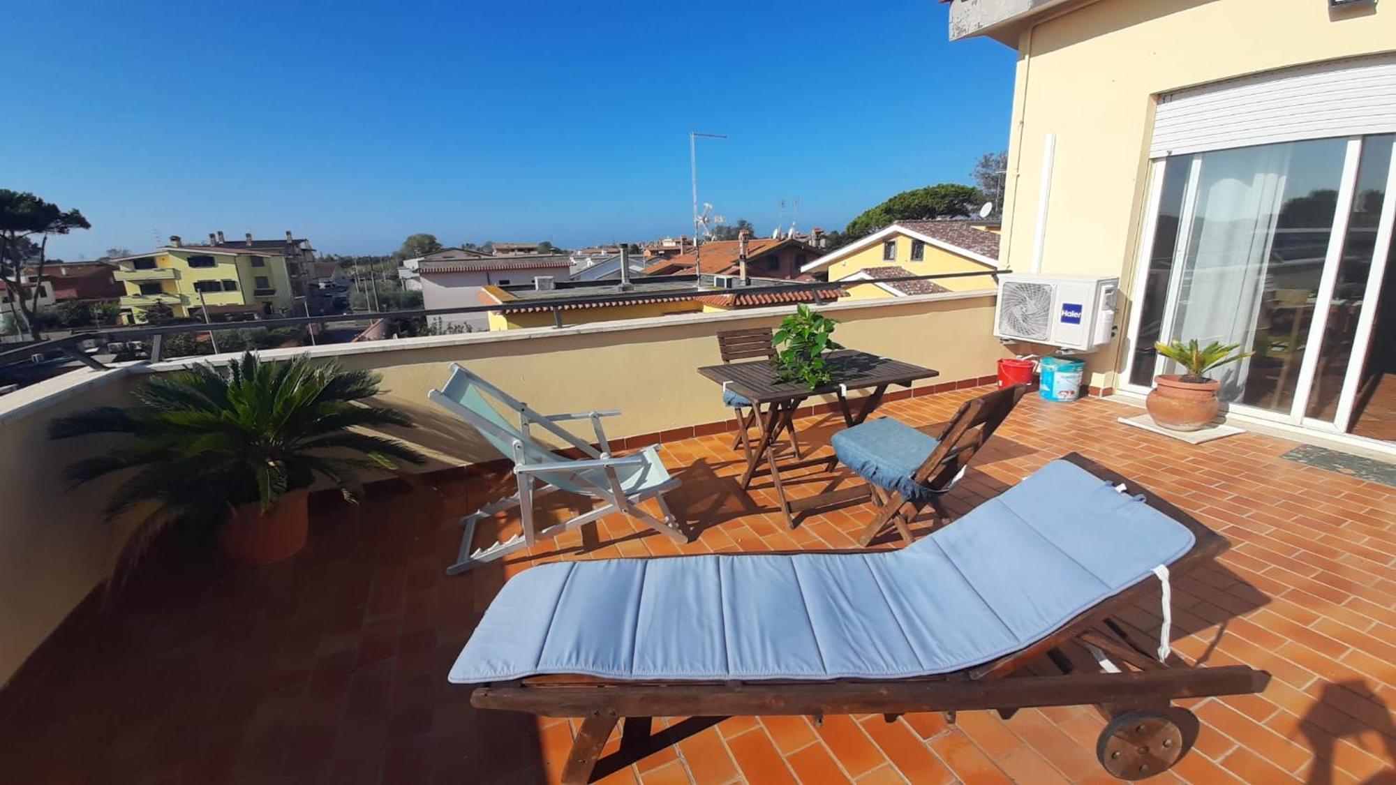 Appartement La Terrazza Sul Faro à Fiumicino Extérieur photo